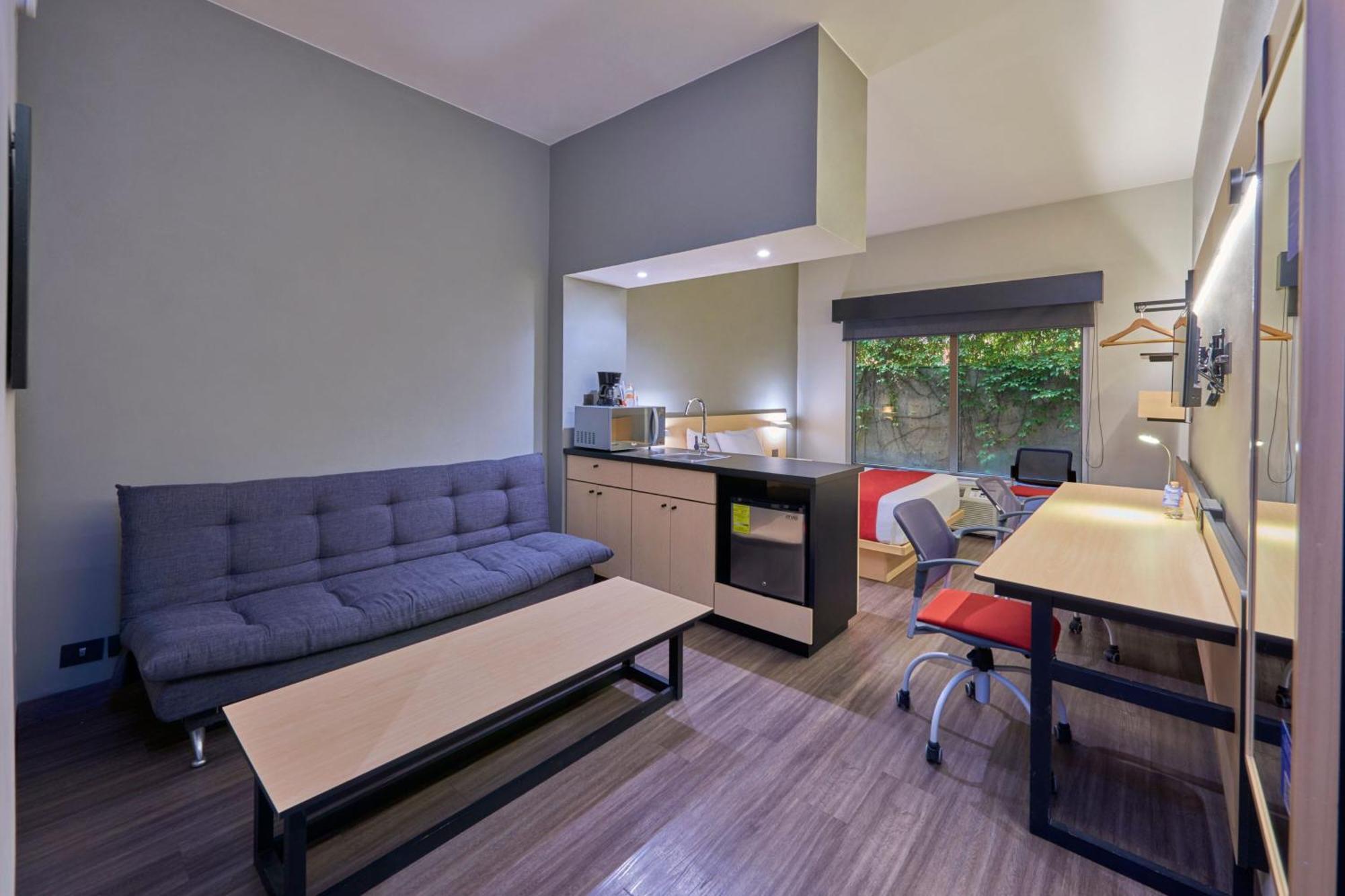 City Express By Marriott Saltillo Norte Экстерьер фото