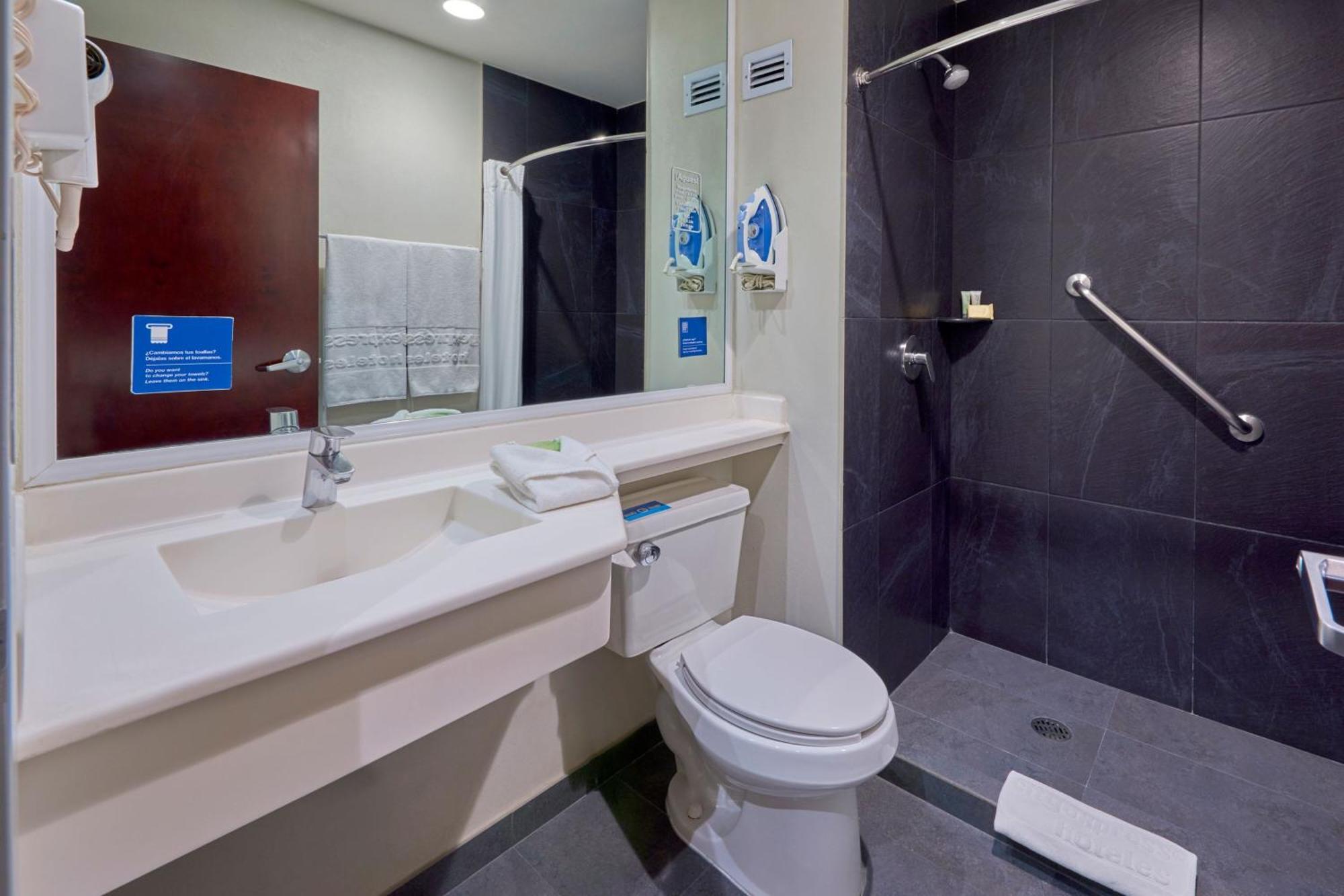City Express By Marriott Saltillo Norte Экстерьер фото