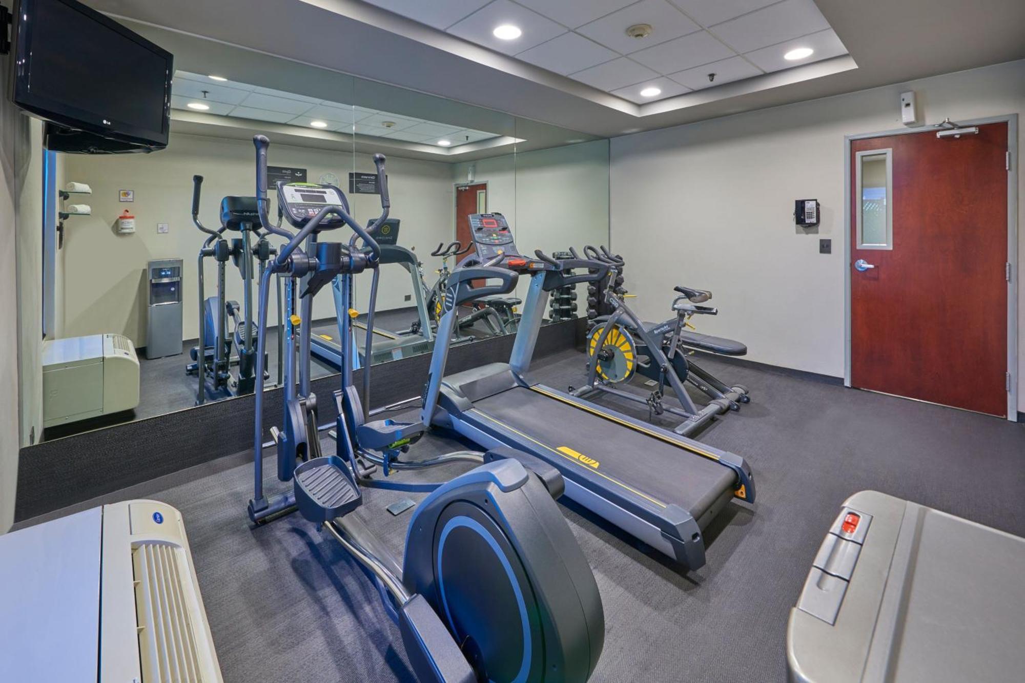 City Express By Marriott Saltillo Norte Экстерьер фото