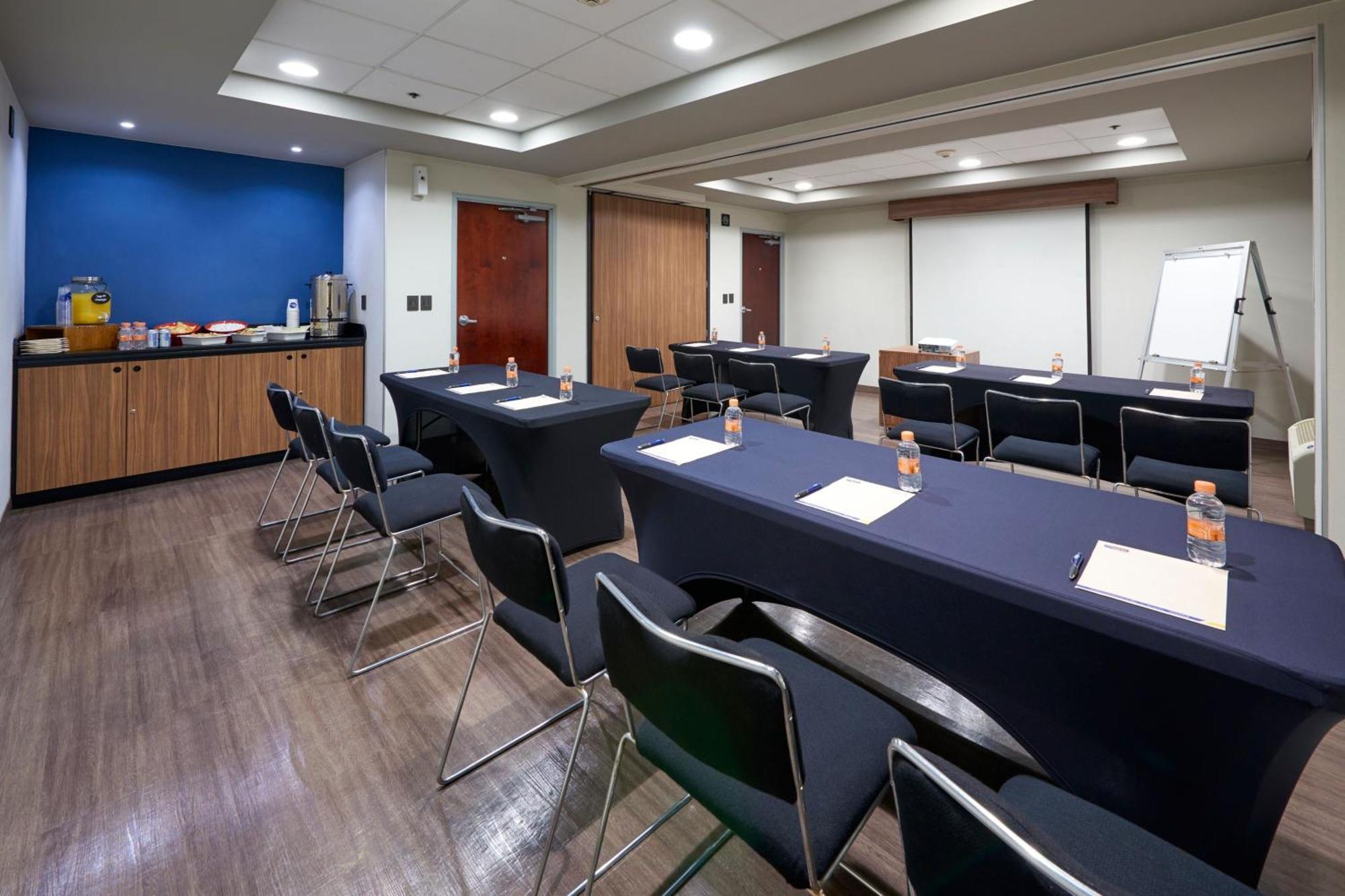 City Express By Marriott Saltillo Norte Экстерьер фото