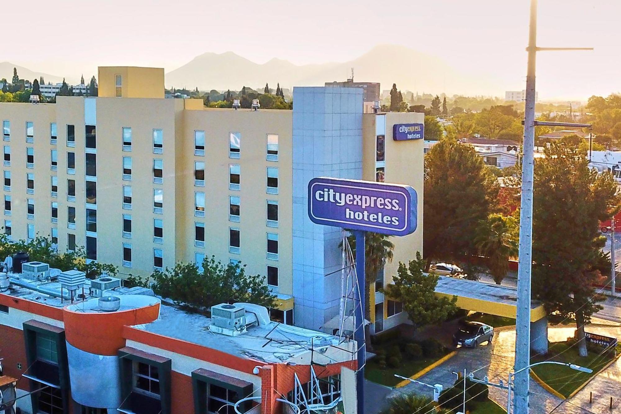 City Express By Marriott Saltillo Norte Экстерьер фото