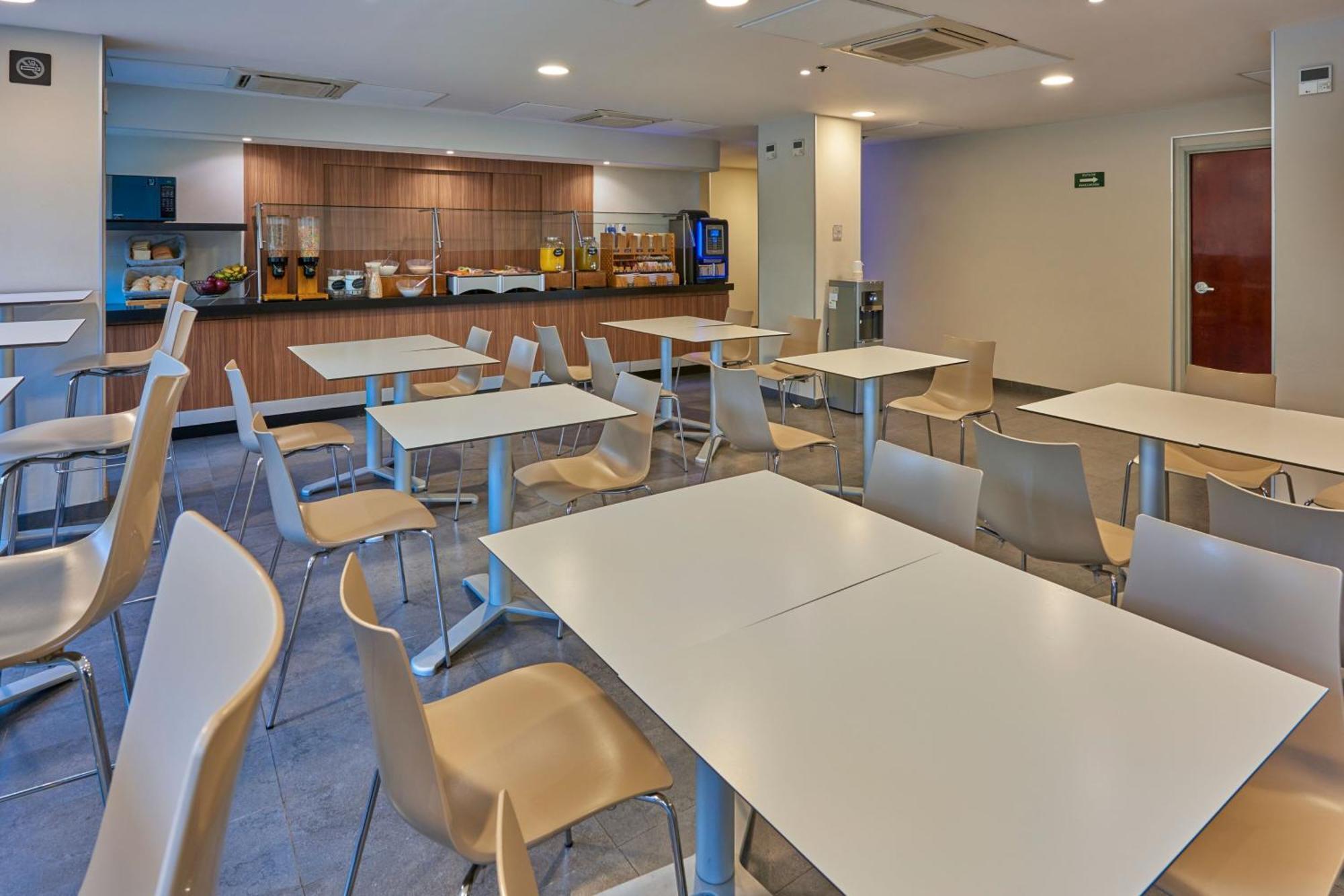 City Express By Marriott Saltillo Norte Экстерьер фото