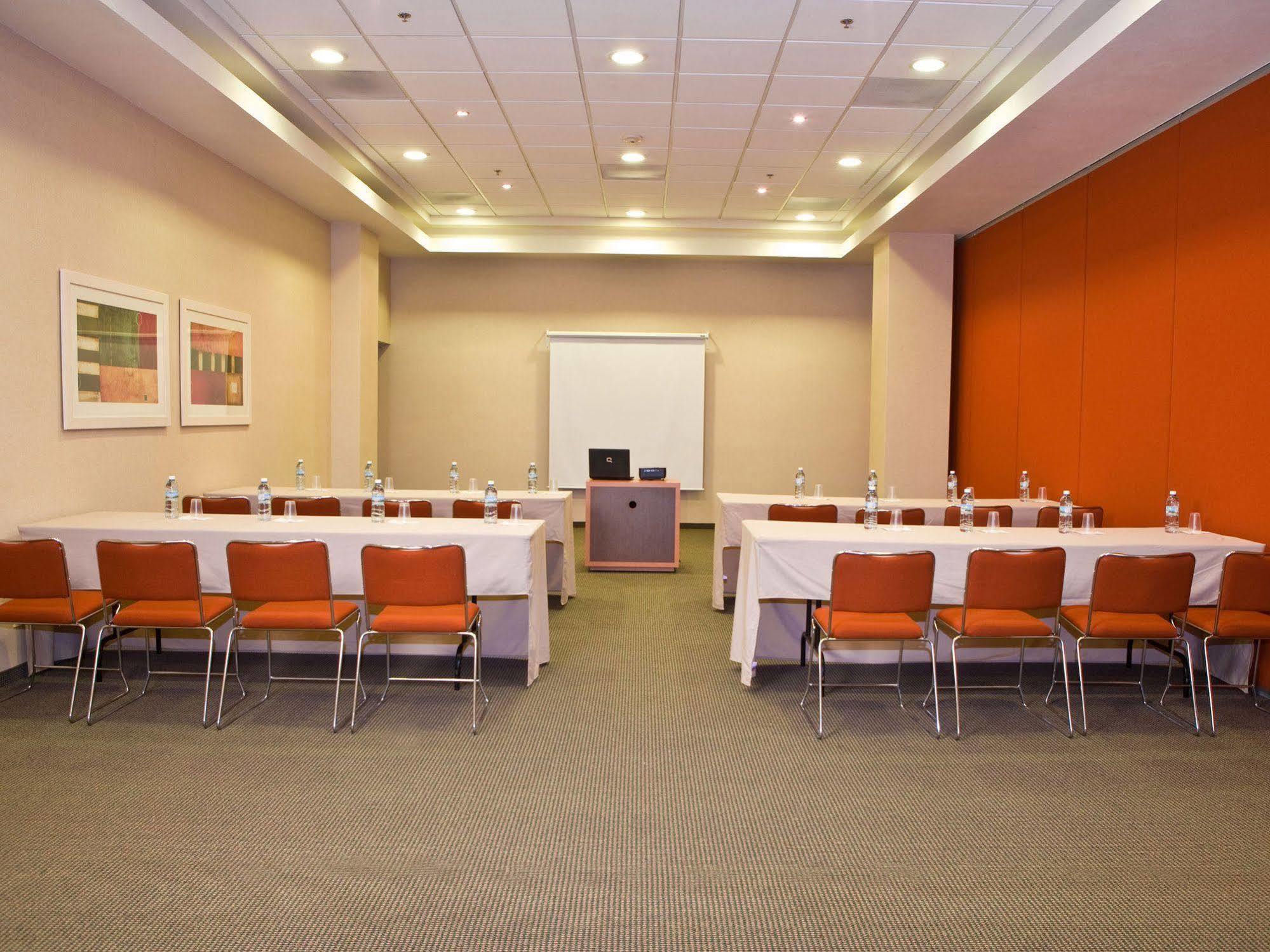 City Express By Marriott Saltillo Norte Экстерьер фото
